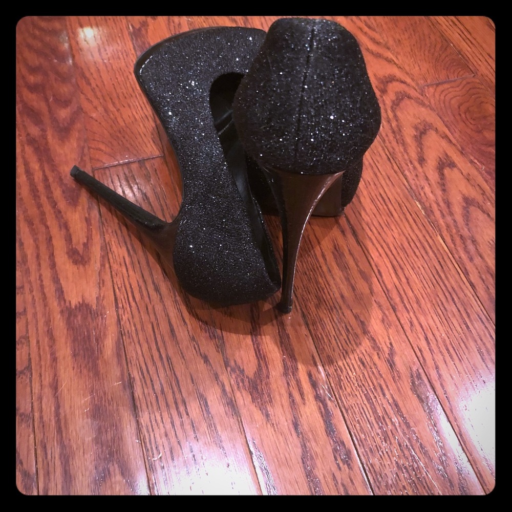 Used once Giuseppe Zanotti pumps, size 7.
